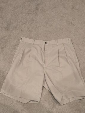 Izod Men's Flat Front Chino Shorts - Light Tan